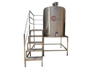 Tanque para fabricação de queijo Tofu com capacidade para 1500 litros. Tanque tipo queijomatic encamisado com parede dupla para circulação de água ou vapor. Sistema de aquecimento elétrico com resistência tubular de imersão ou a vapor através de caldeira. Controlador de temperatura para ajuste recomendada de coagulação do queijo tofu. Agitador mecânico com pá tipo liras para o corte da massa. Equipamentos fabricado totalmente em aço inox, acabamento sanitário. Entre em contato que adquire sua linha completa para a fabricação do queijo Tofu. ORMINOX EQUIPAMENTOS